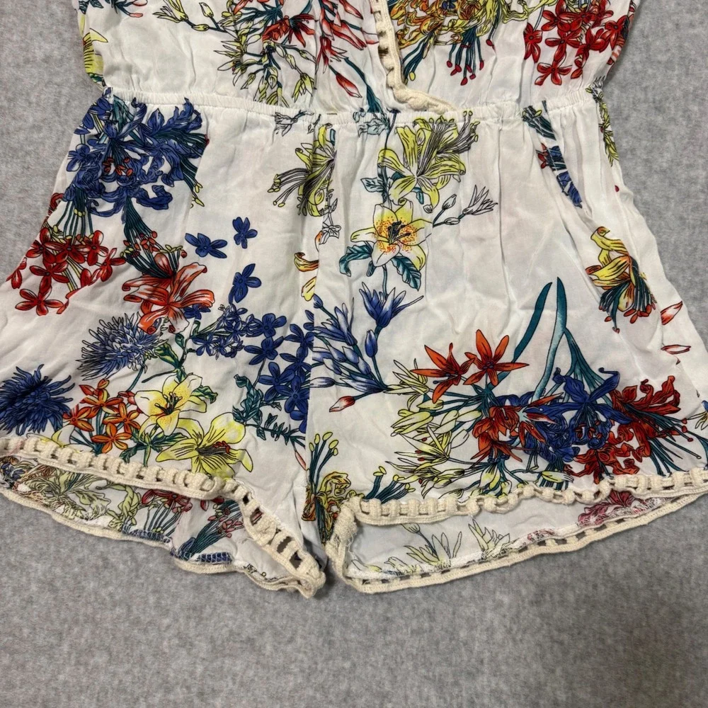 Umgee USA Floral Crochet Trim Romper Womens Large White V-Neck Sleeveless Boho - Picture 4 of 12